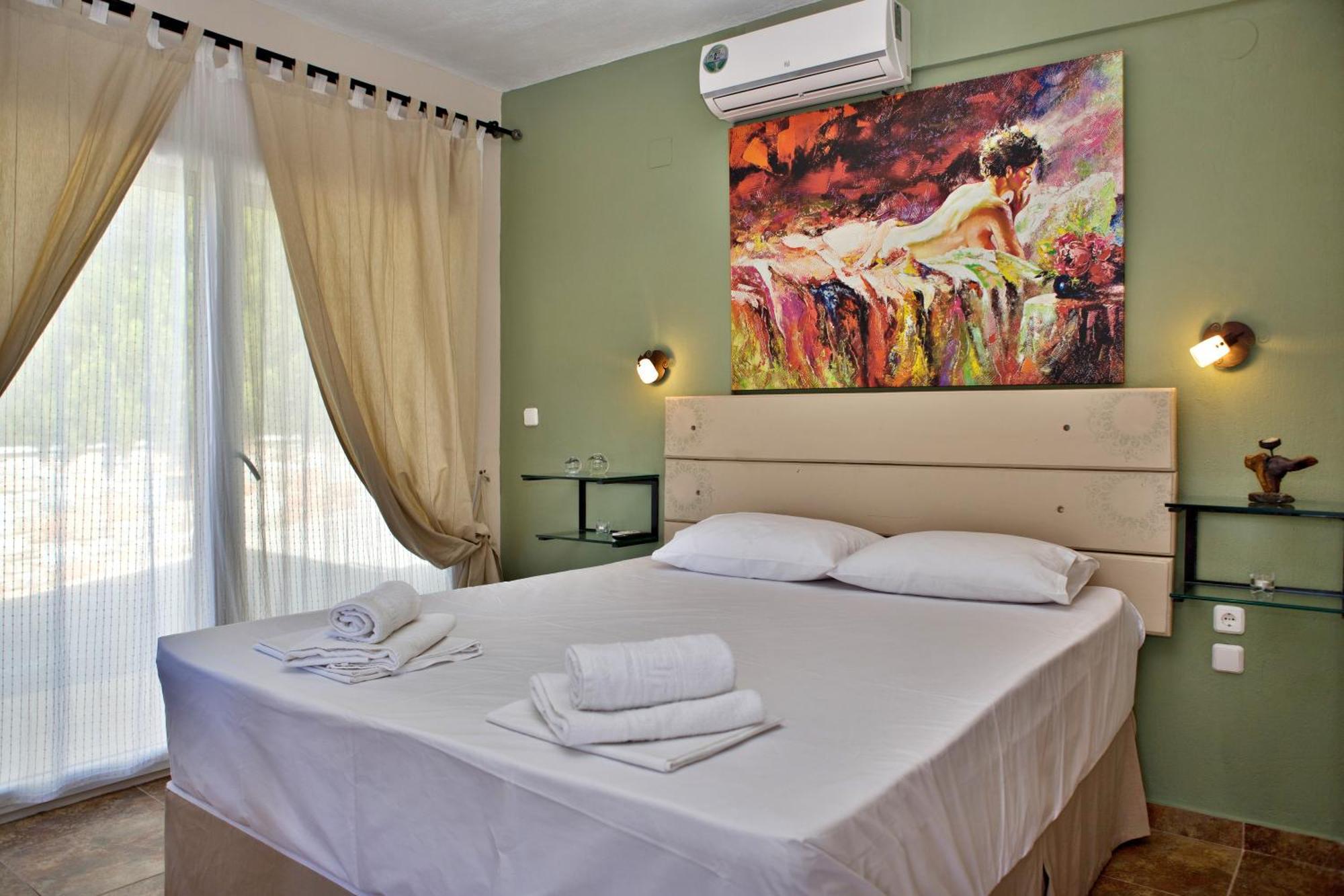 Axion Esti Apartments Skopelos Town Bagian luar foto