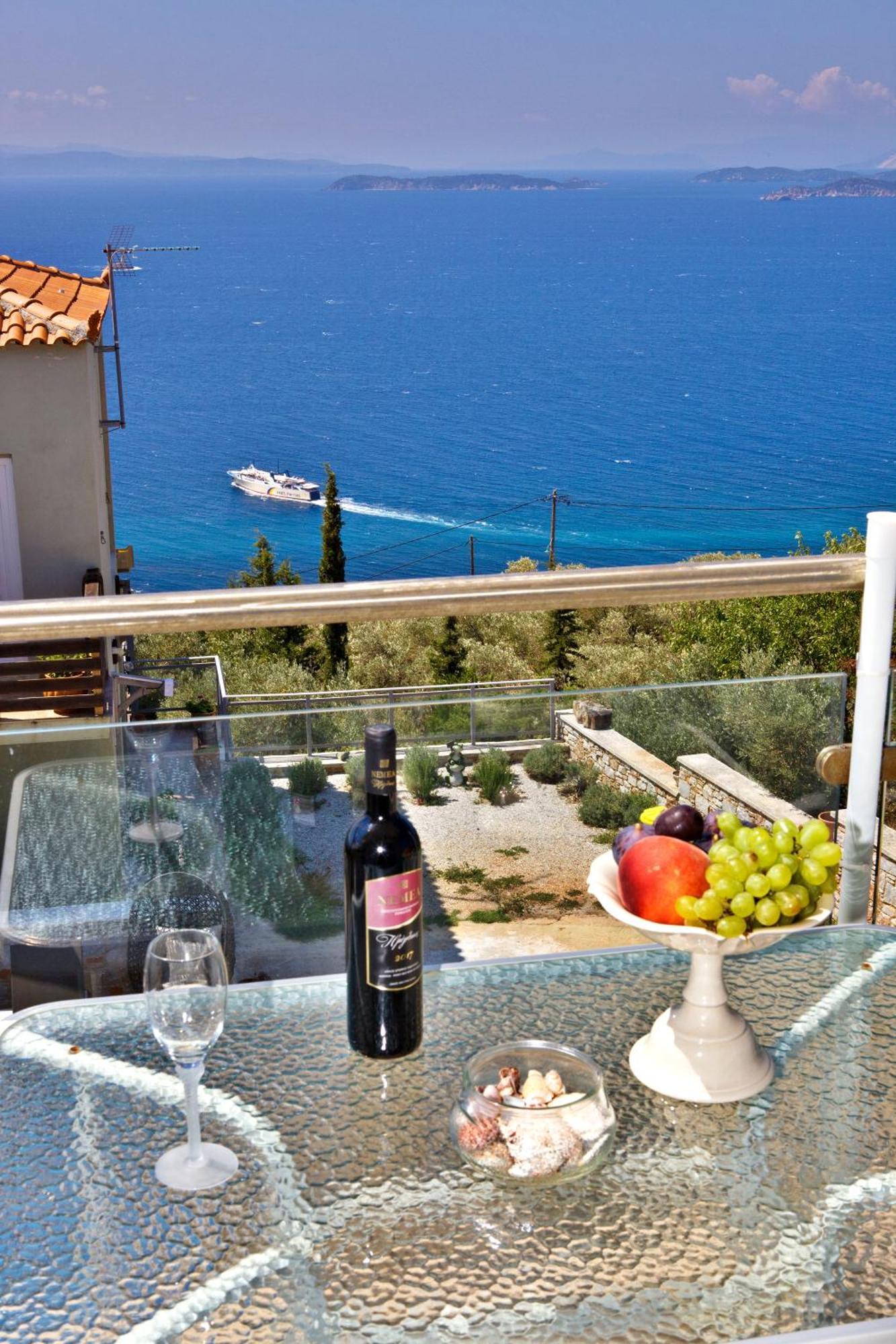 Axion Esti Apartments Skopelos Town Bagian luar foto
