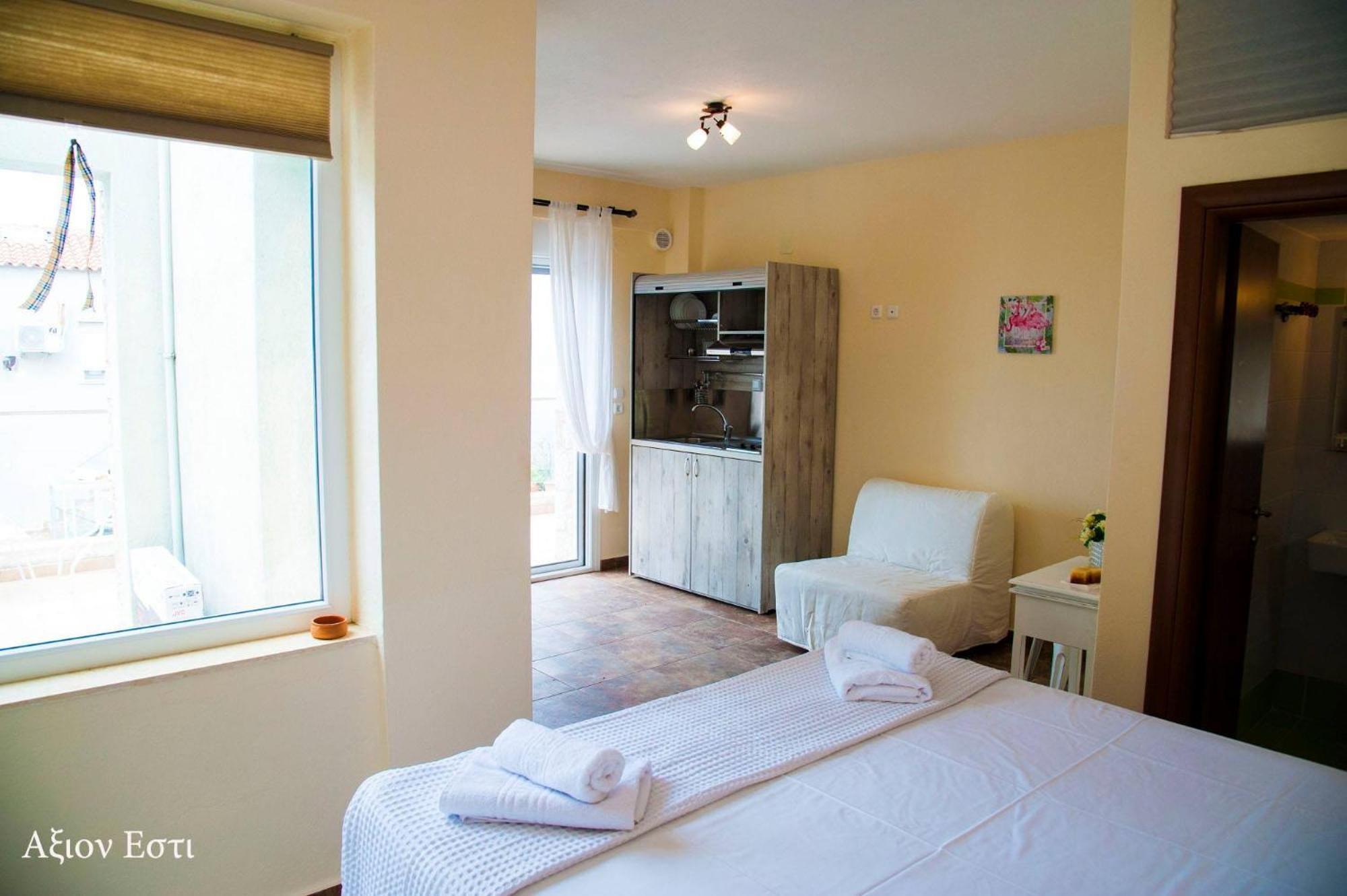 Axion Esti Apartments Skopelos Town Bagian luar foto