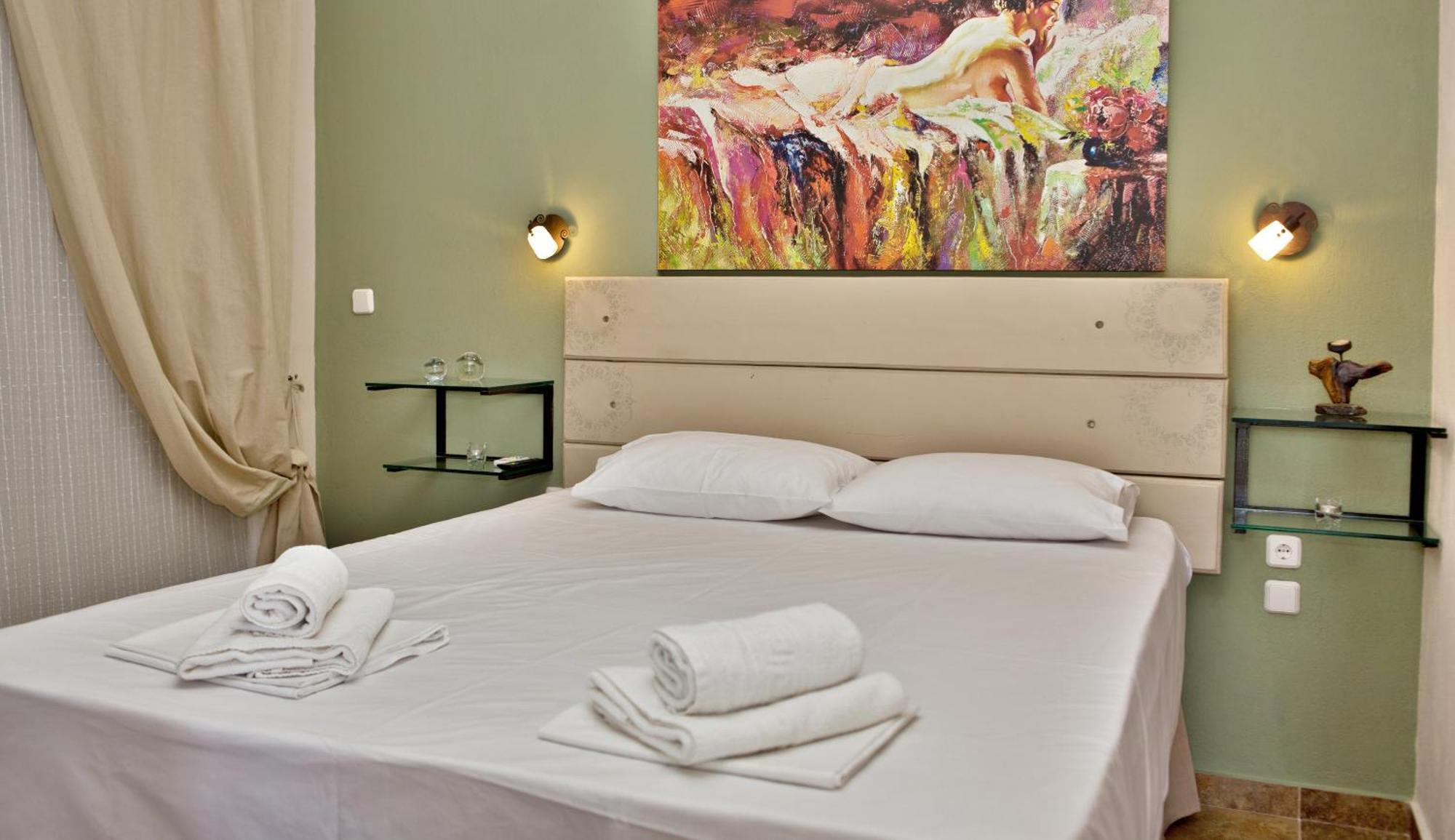 Axion Esti Apartments Skopelos Town Bagian luar foto