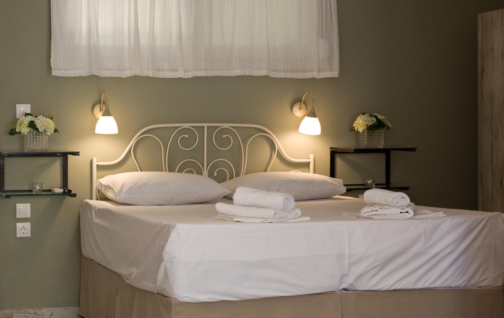 Axion Esti Apartments Skopelos Town Ruang foto
