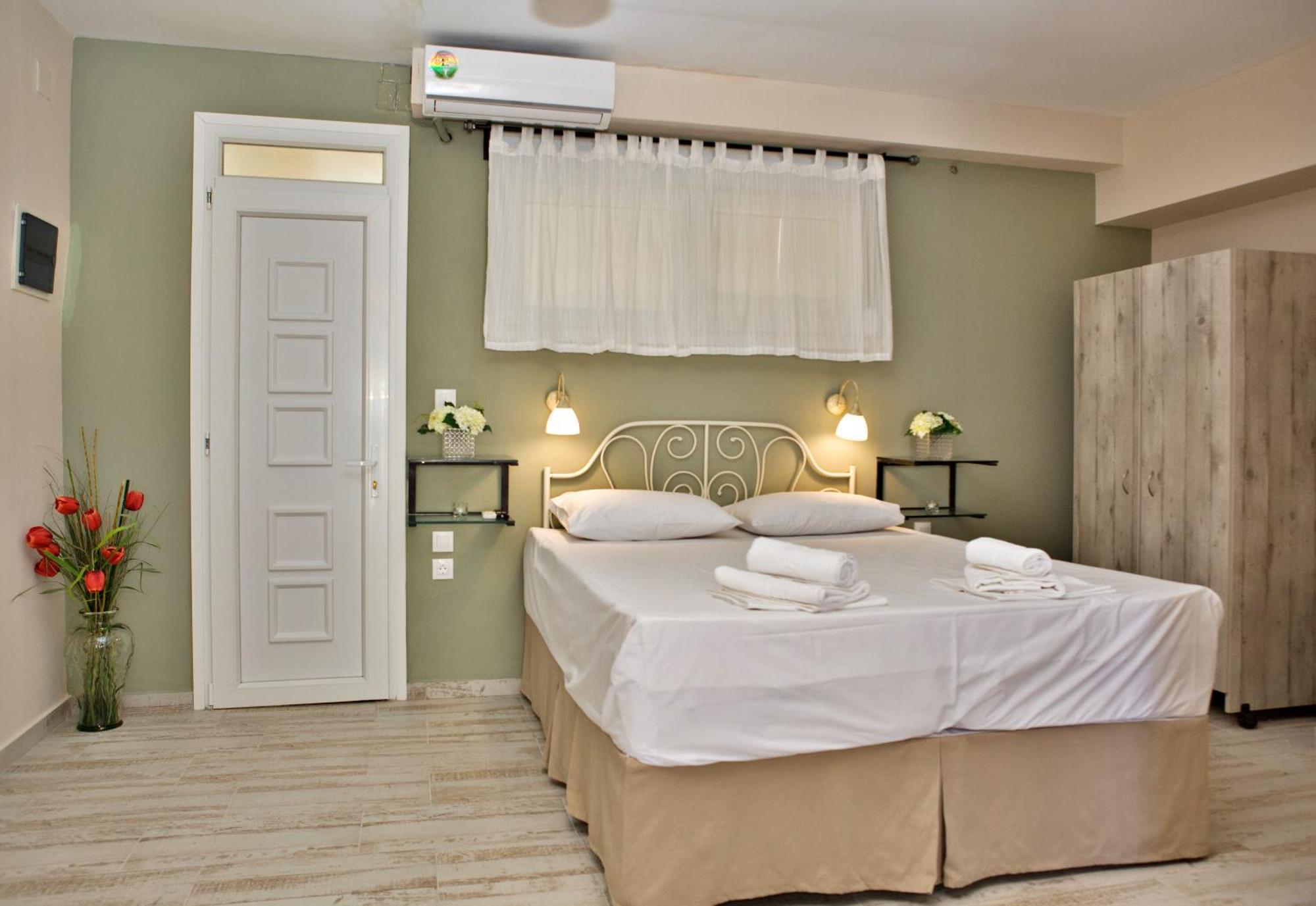 Axion Esti Apartments Skopelos Town Ruang foto